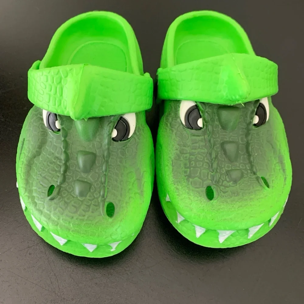 Capelli New York Waterproof shoes Size 5 Two Tone Injected EVA Clogs w/Backstrap
